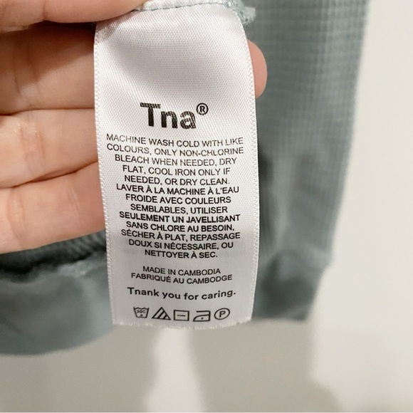 ARITZIA TNA Andrews Waffle
Thermal Long Sleeve Top Sage Green Comfort Size Small - Picture 7 of 9